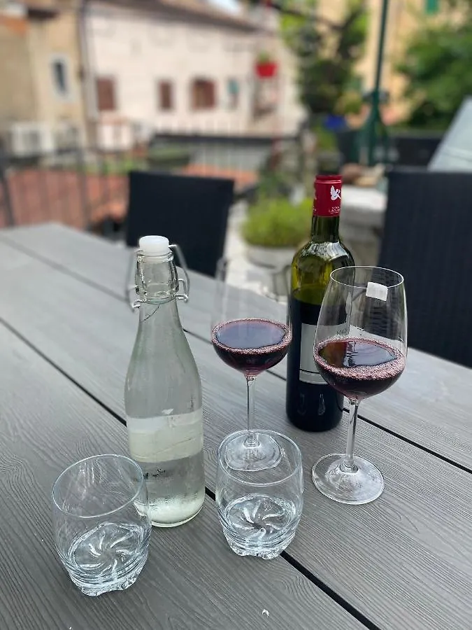 Secret Hideaway In The Volosko Old Town 오파티아 아파트