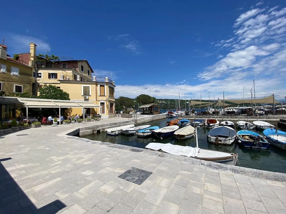 Apartment Secret Hideaway In The Volosko Old Town Opatija